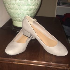 Taupe 1inch heels!